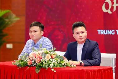  Học theo Ronaldo, Quang Hải ra mắt giày bóng đá riêng 