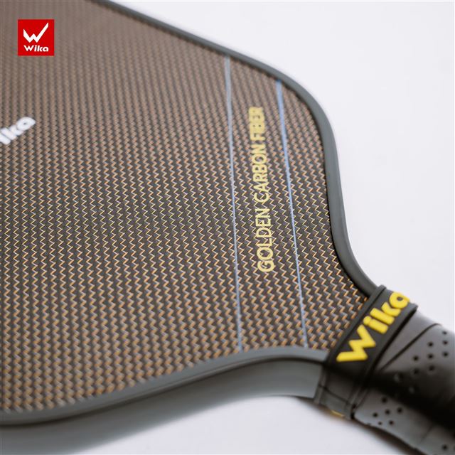 Vợt Pickleball Wika Titan – Cỗ máy săn điểm với công nghệ Titanium Vàng