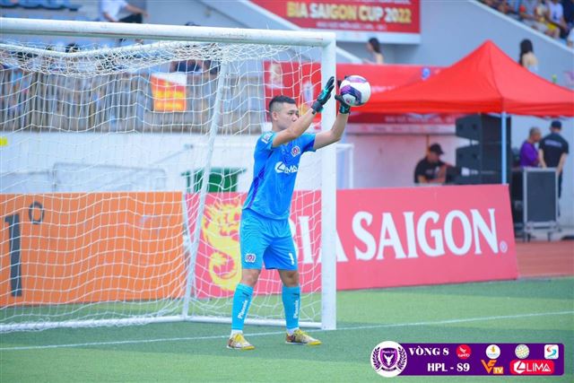 Thủ môn Long Nháy trải nghiệm sản phẩm Wika Zeno Văn Chuẩn