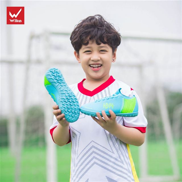 Giày bóng đá trẻ em